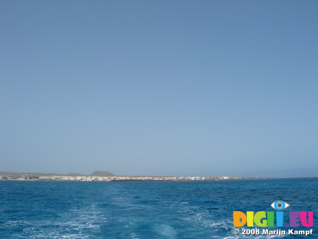 27965 View back to Corralejo